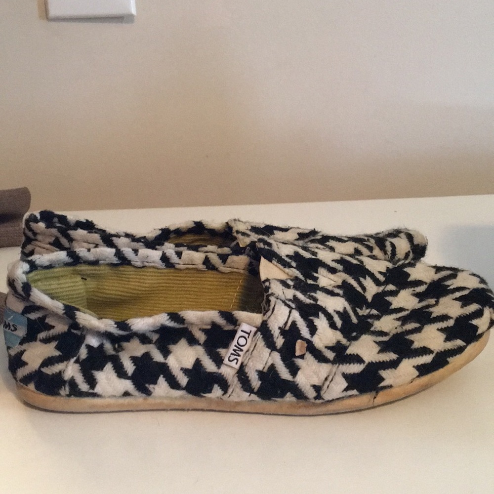 Toms - Picture 3 of 3
